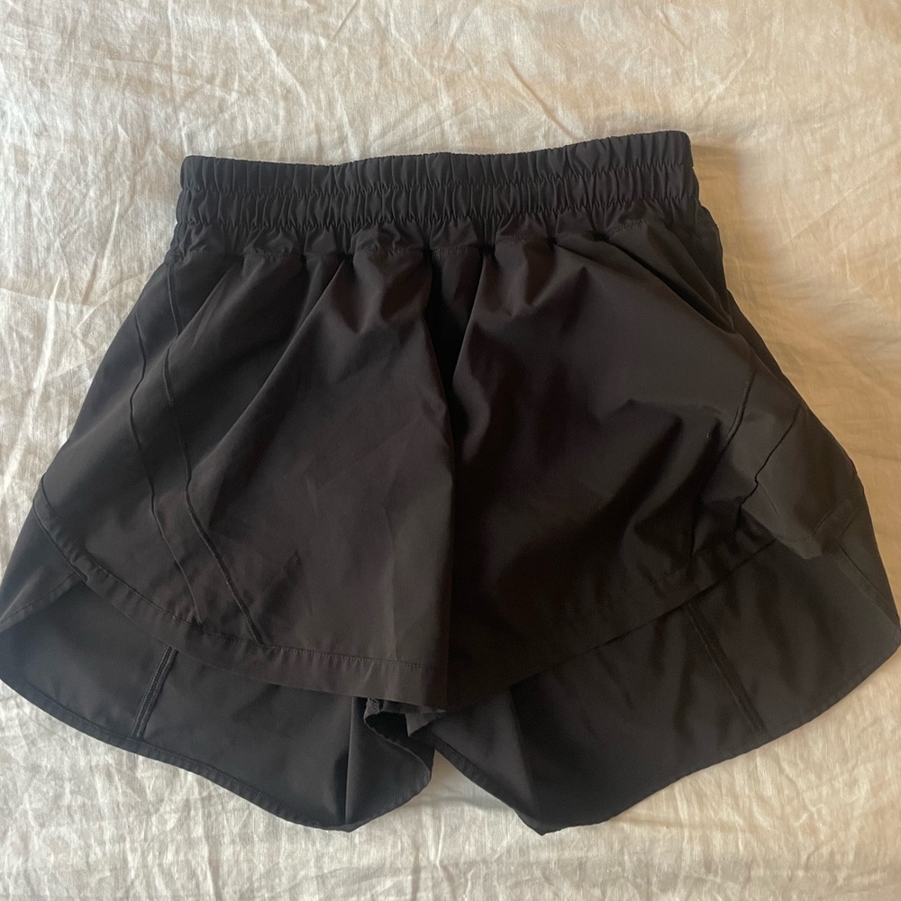Lululemon Track That Mid-Rise Lined Short 5”